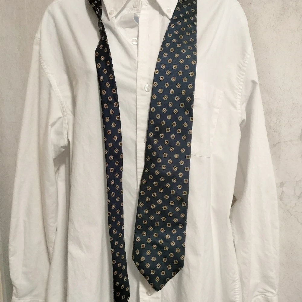 Lands' End Silk Men's Tie Necktie Blue Geometric Square Handsewn Classic Formal